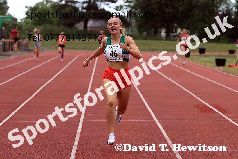 400 metres, 2025 NEMAA Track and Field, Monkton. Photo: David T. Hewitson/Sports for All Pics